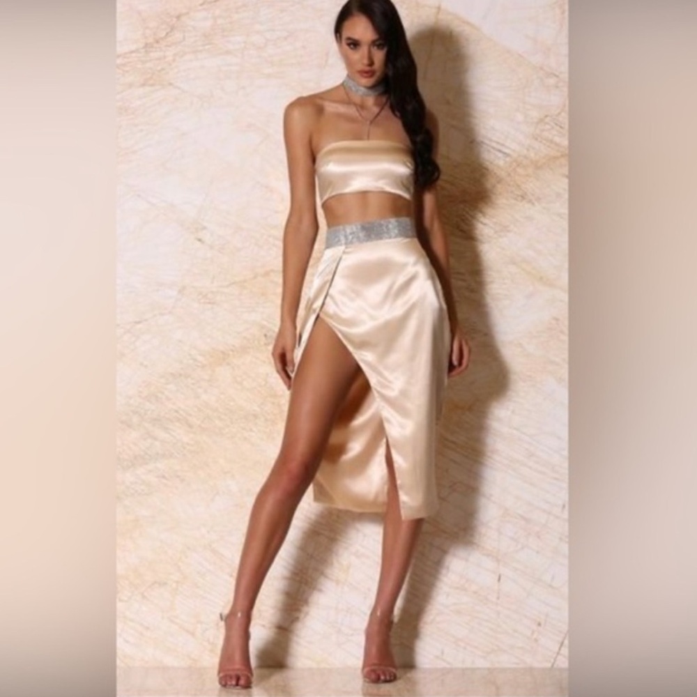 NWT Meshki Satin 2pc blush diamond skirt top set